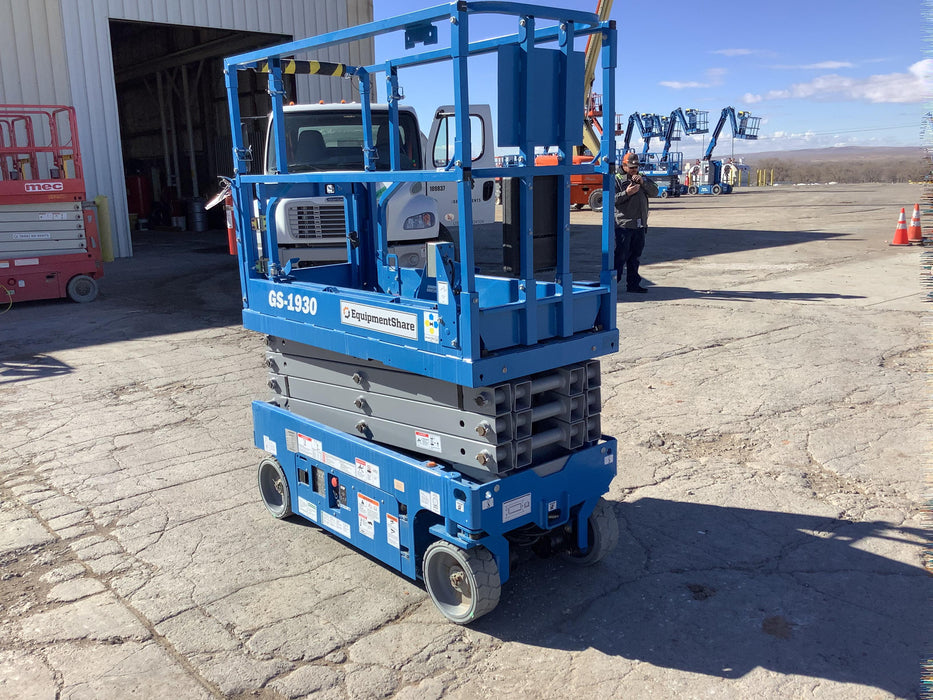 2020 Genie GS-1930 Solid Non Marking Tires, Beacon, Folding rails with half height swing gate