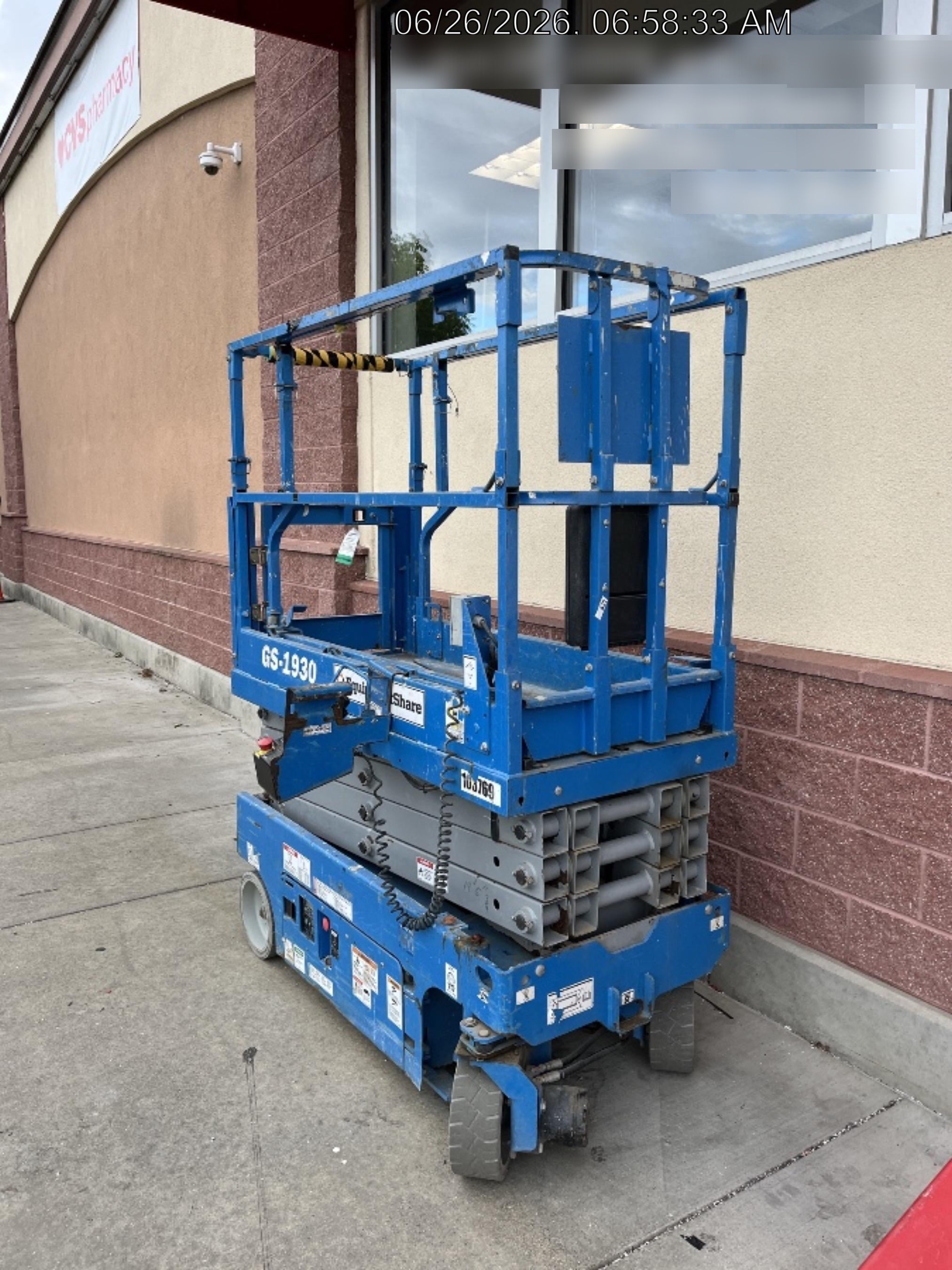 2020 Genie GS-1930 Solid Non Marking Tires, Beacon, Folding rails with half height swing gate, 800W Inverter