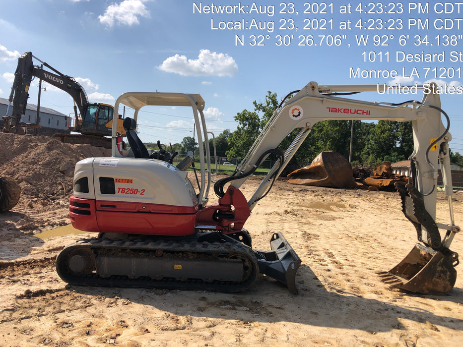 2021 TAKEUCHI TB250-2