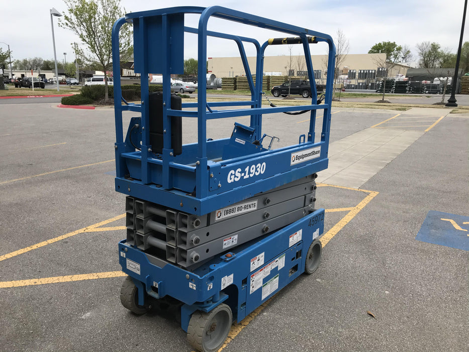 2019 Genie GS-1930 Fixed rails with chain Entry