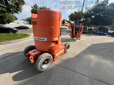 2019 JLG E300AJP