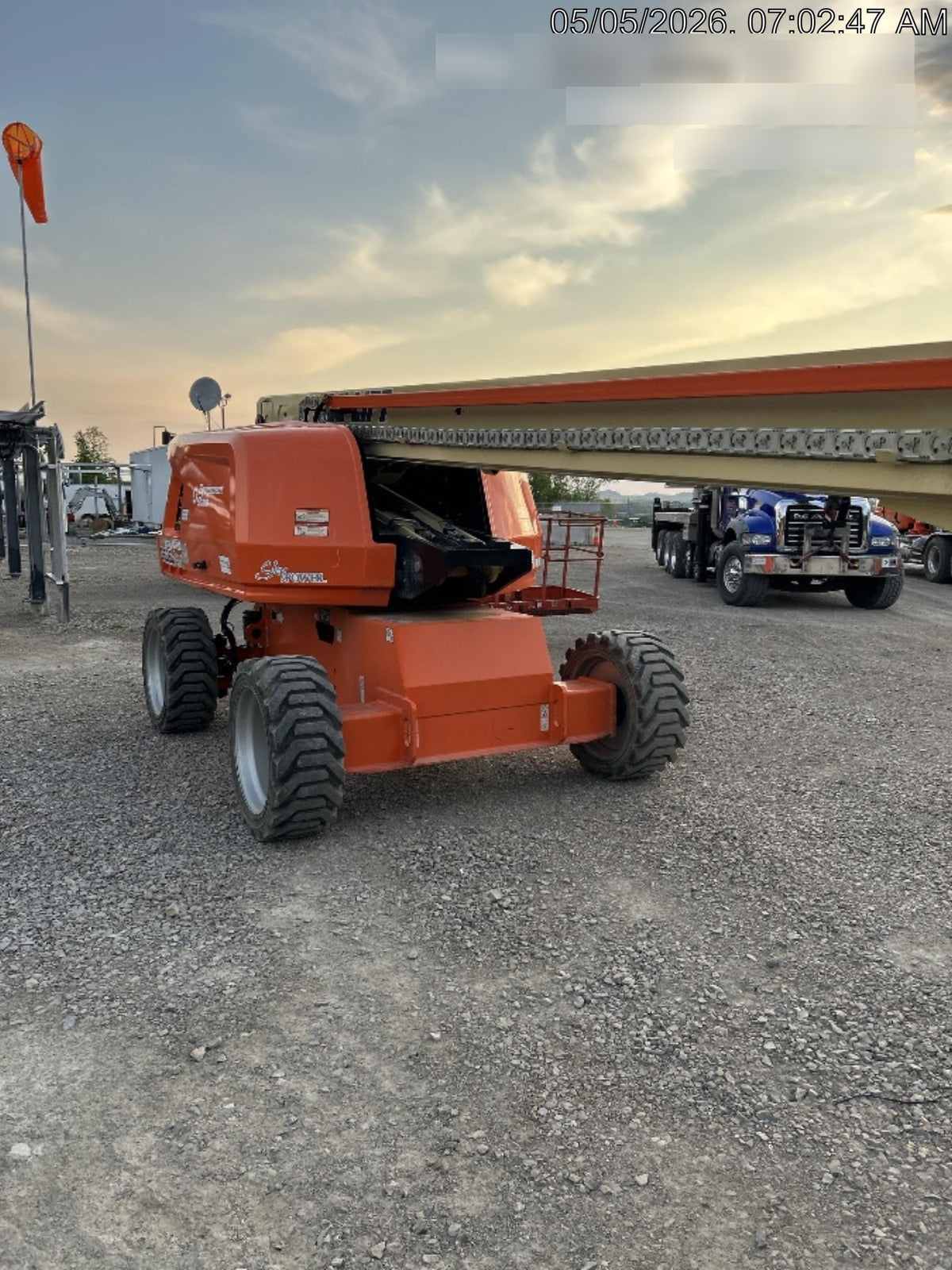 2022 JLG 660SJ