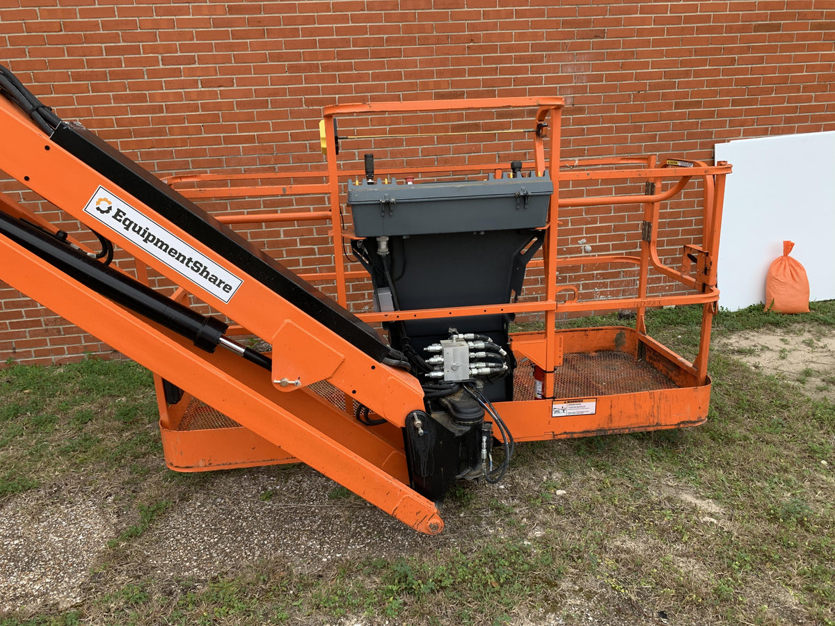 2019 JLG 600AJ