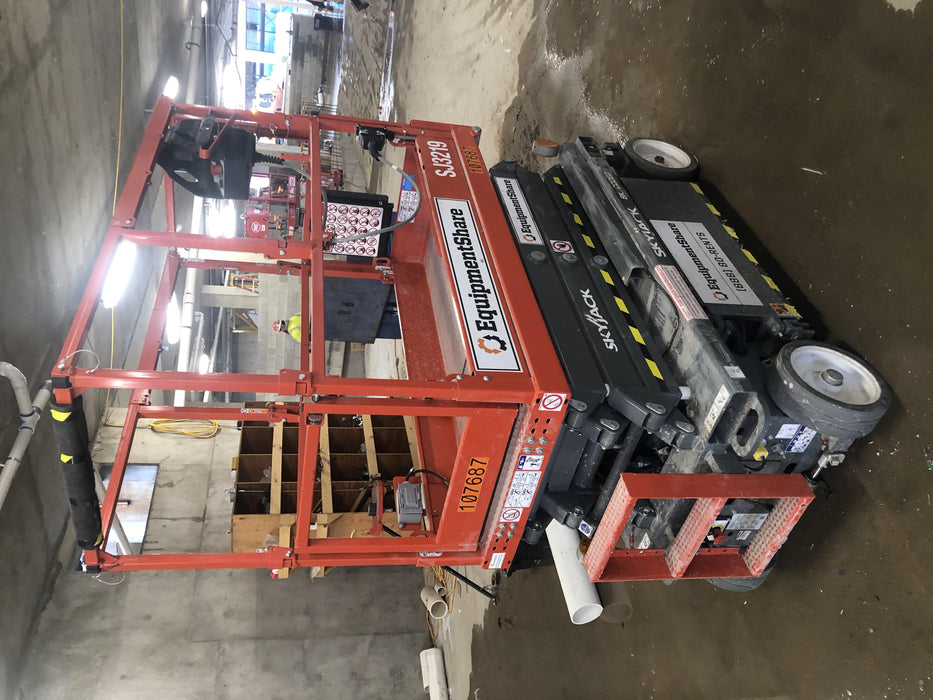 2020 Skyjack SJIII-3219 Solid NM Tires, Half height spring hinged entry gate, Dual Beacons, 800W Inverter