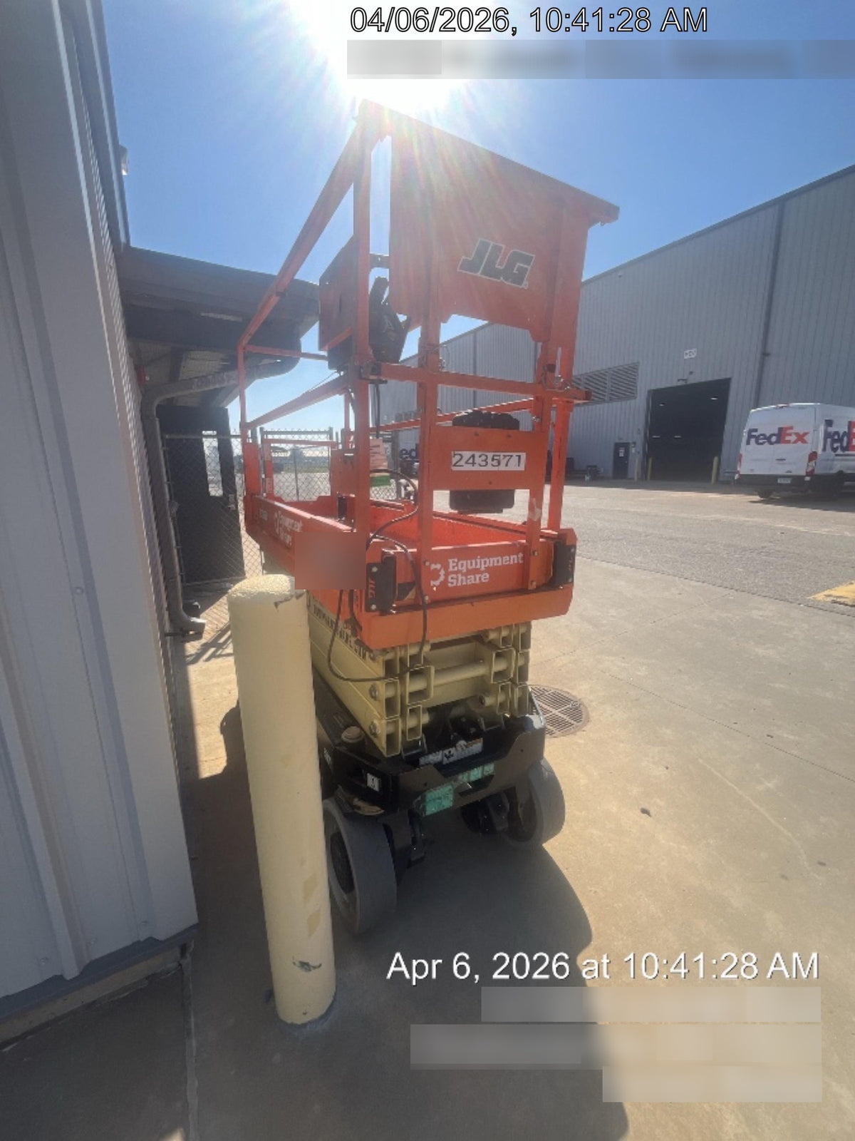 2022 JLG ES2632