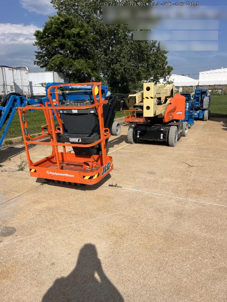 2025 JLG E400AJP Narrow