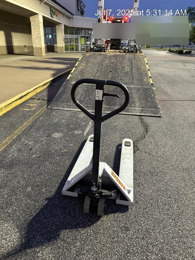2023 STRONGWAY 4400 lb Pallet Jack