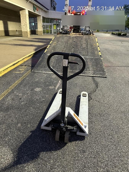 2023 STRONGWAY 4400 lb Pallet Jack