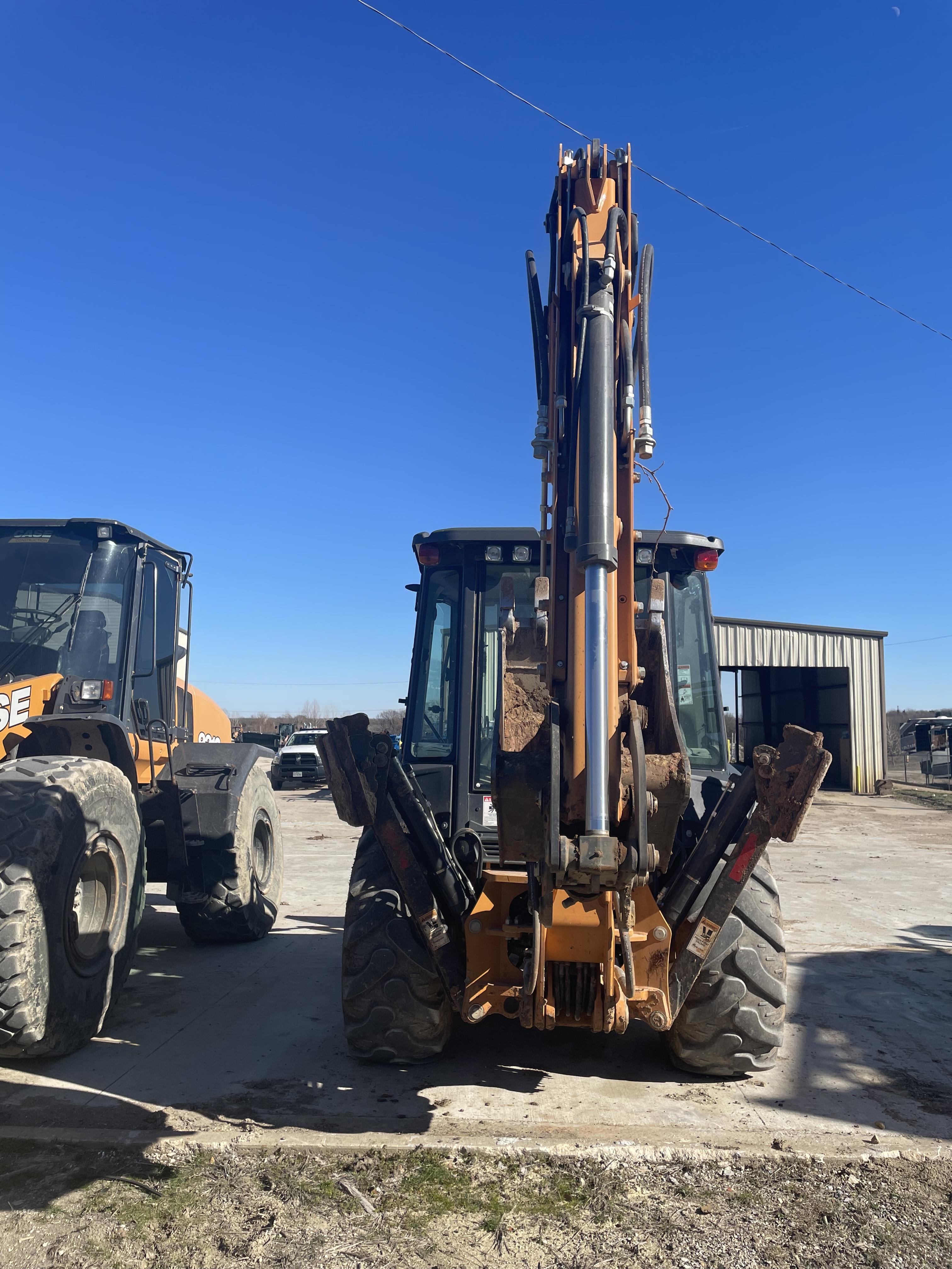 2023 CASE 580SV
