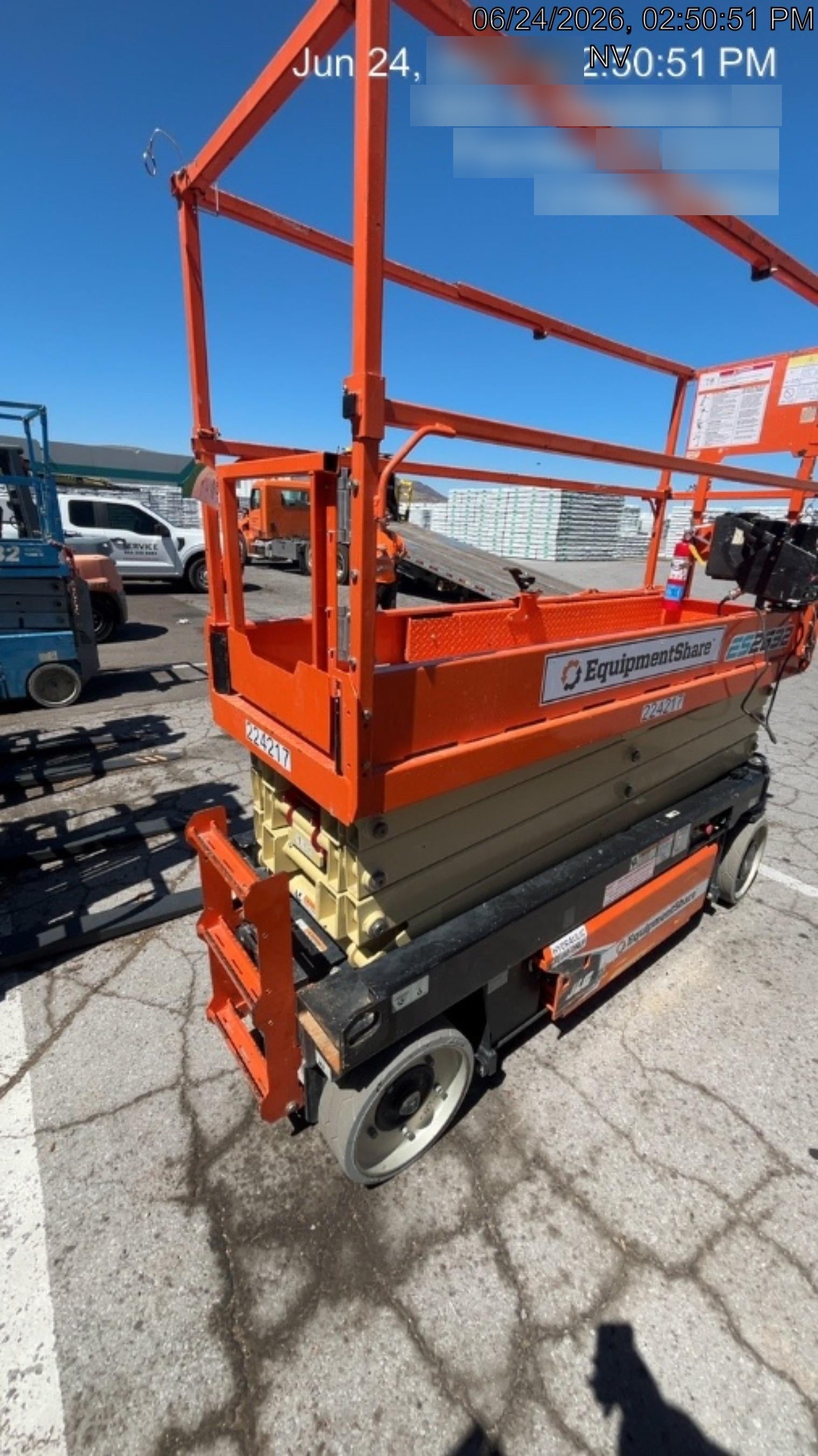 2022 JLG ES2632