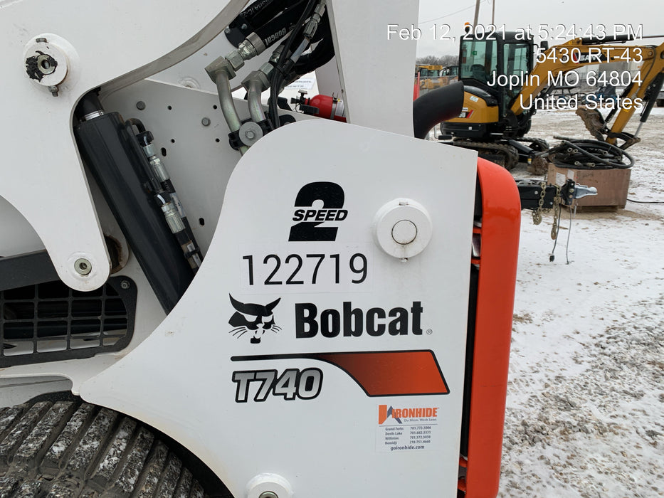 2020 Bobcat T740 74Hp T4, Cab/Heat/Air, Selectable Joystick Controls, Aux Hydraulics, Backup Alarm, P29 Performance Package, Rubber Tracks, Auto Ride Control, Reversing Fan, 7-Pin Attachment Control Kit