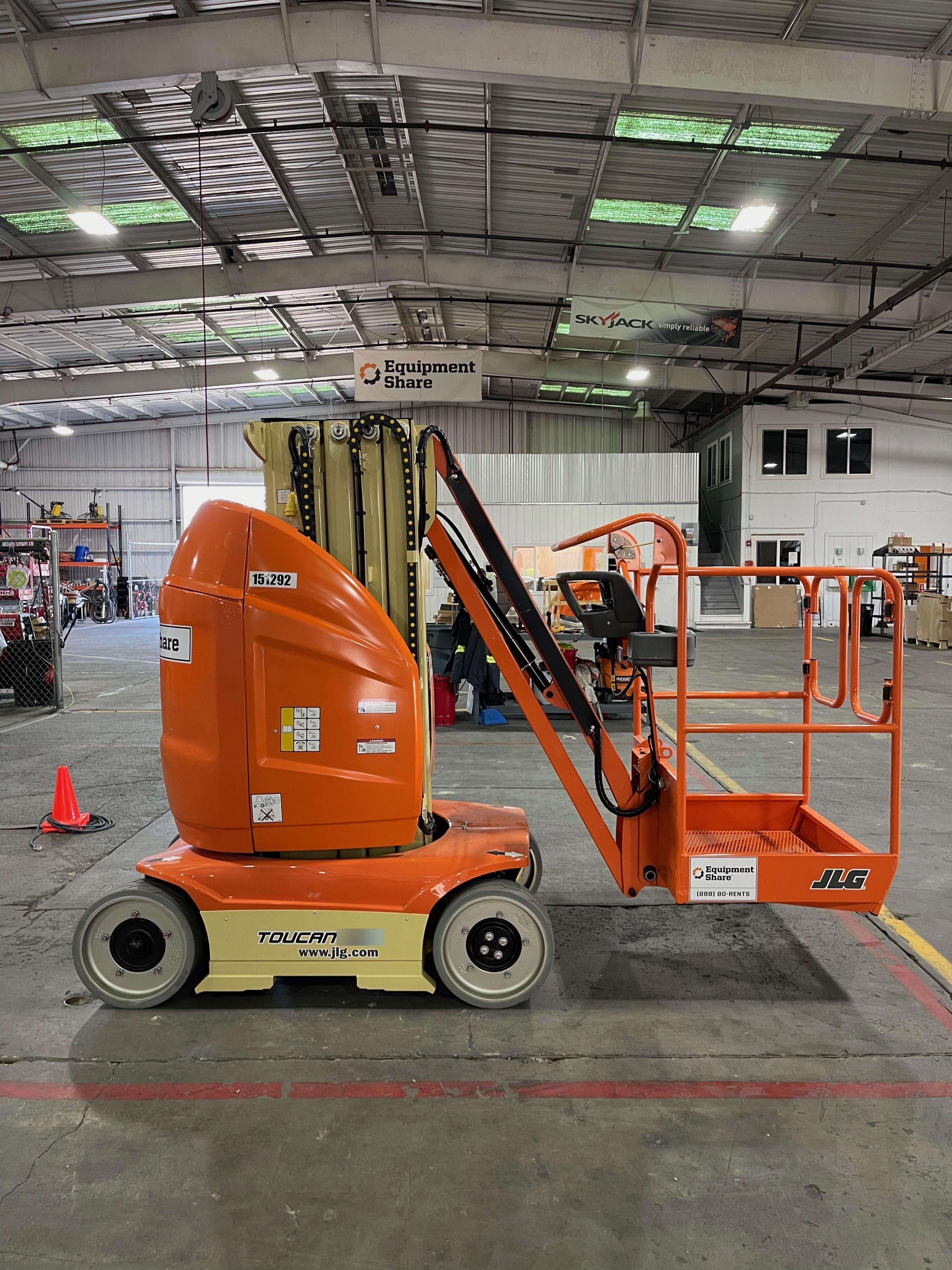 2021 JLG 26E