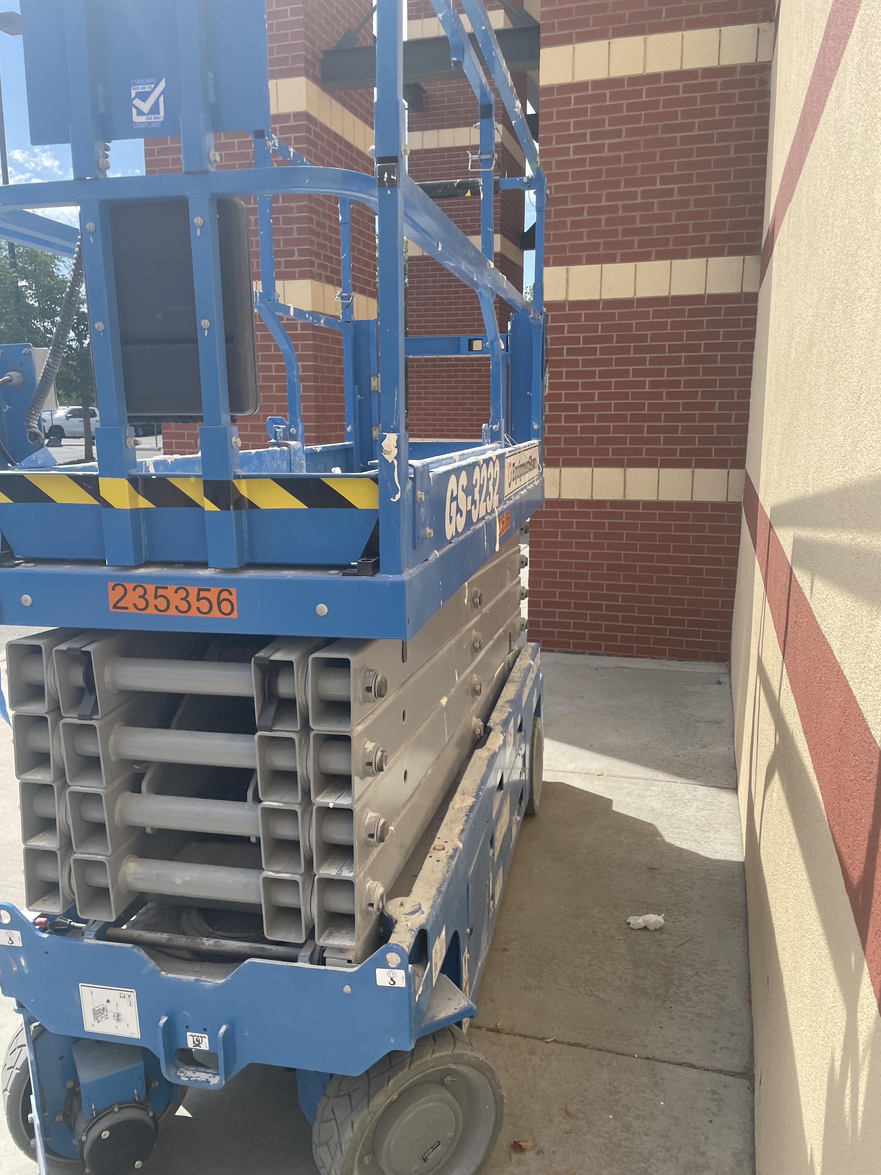 2022 GENIE GS-3232