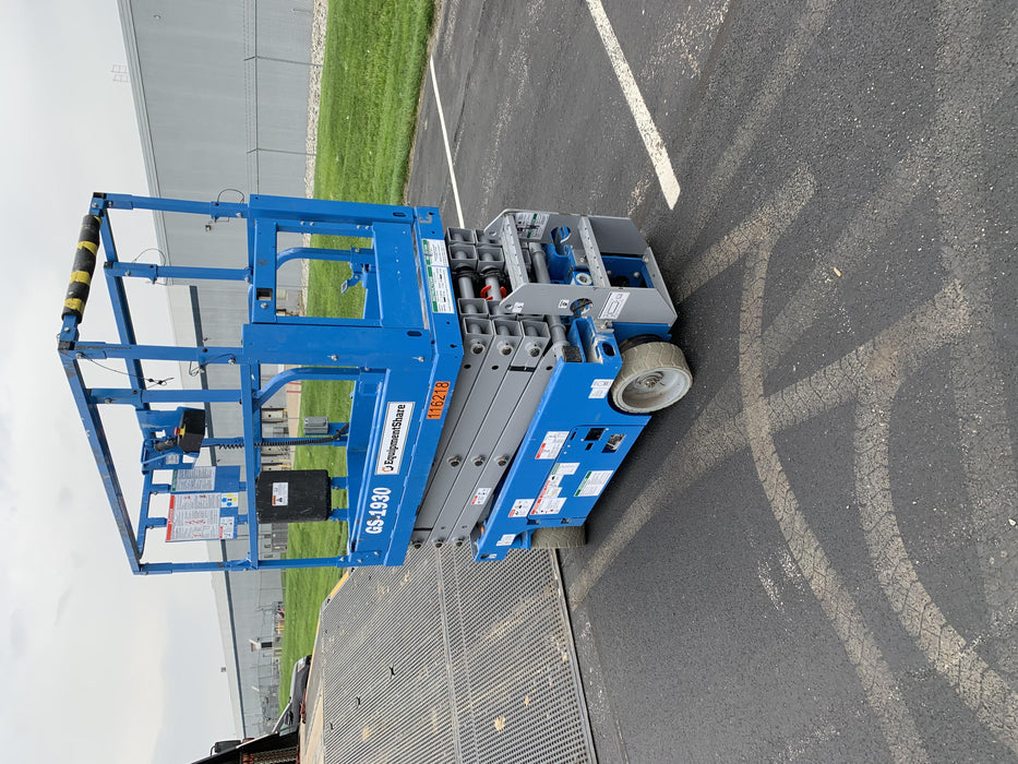 2020 Genie GS-1930 Solid Non Marking Tires, Beacon, Folding rails with half height swing gate