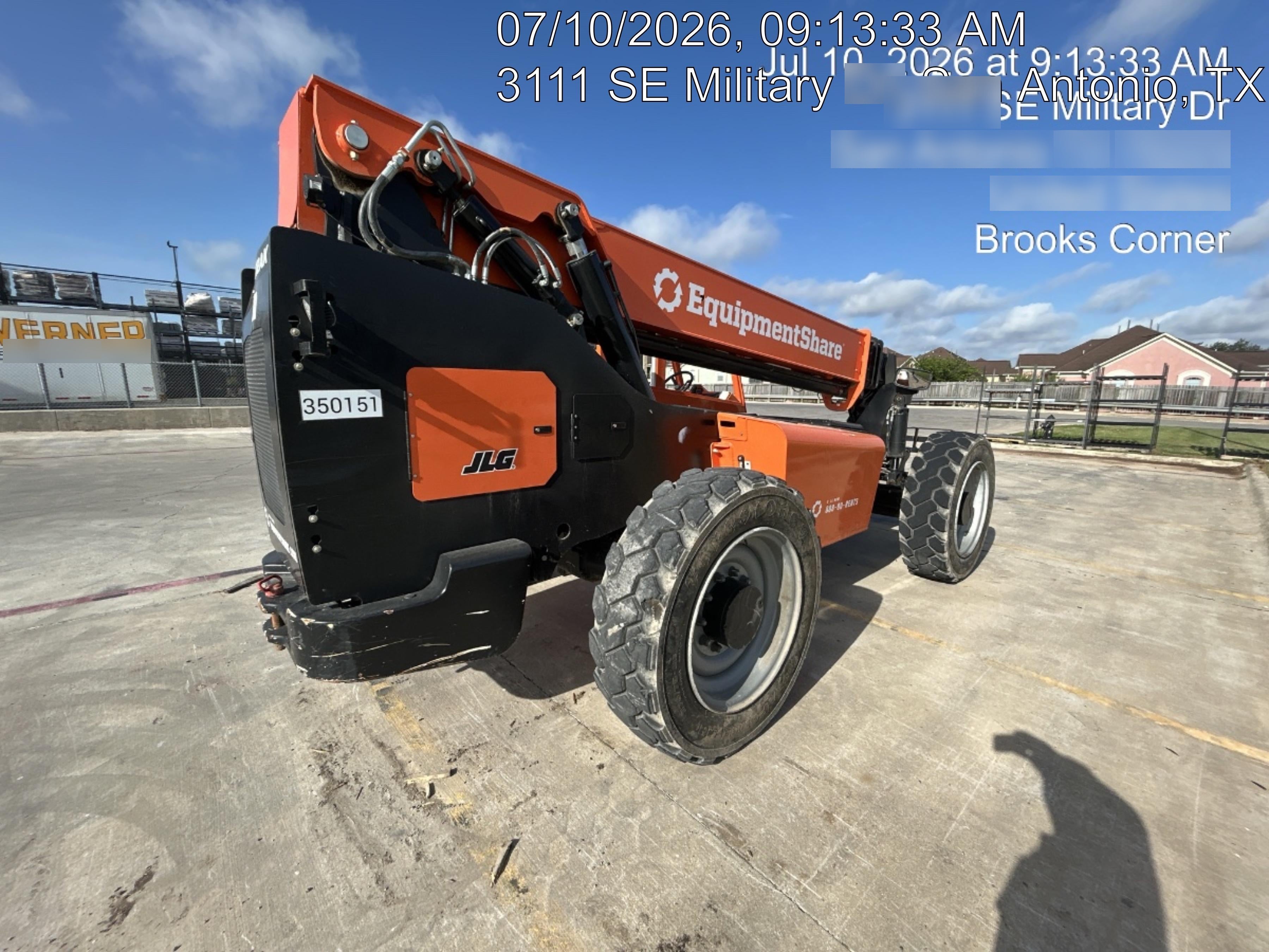 2023 SKYTRAK 8042