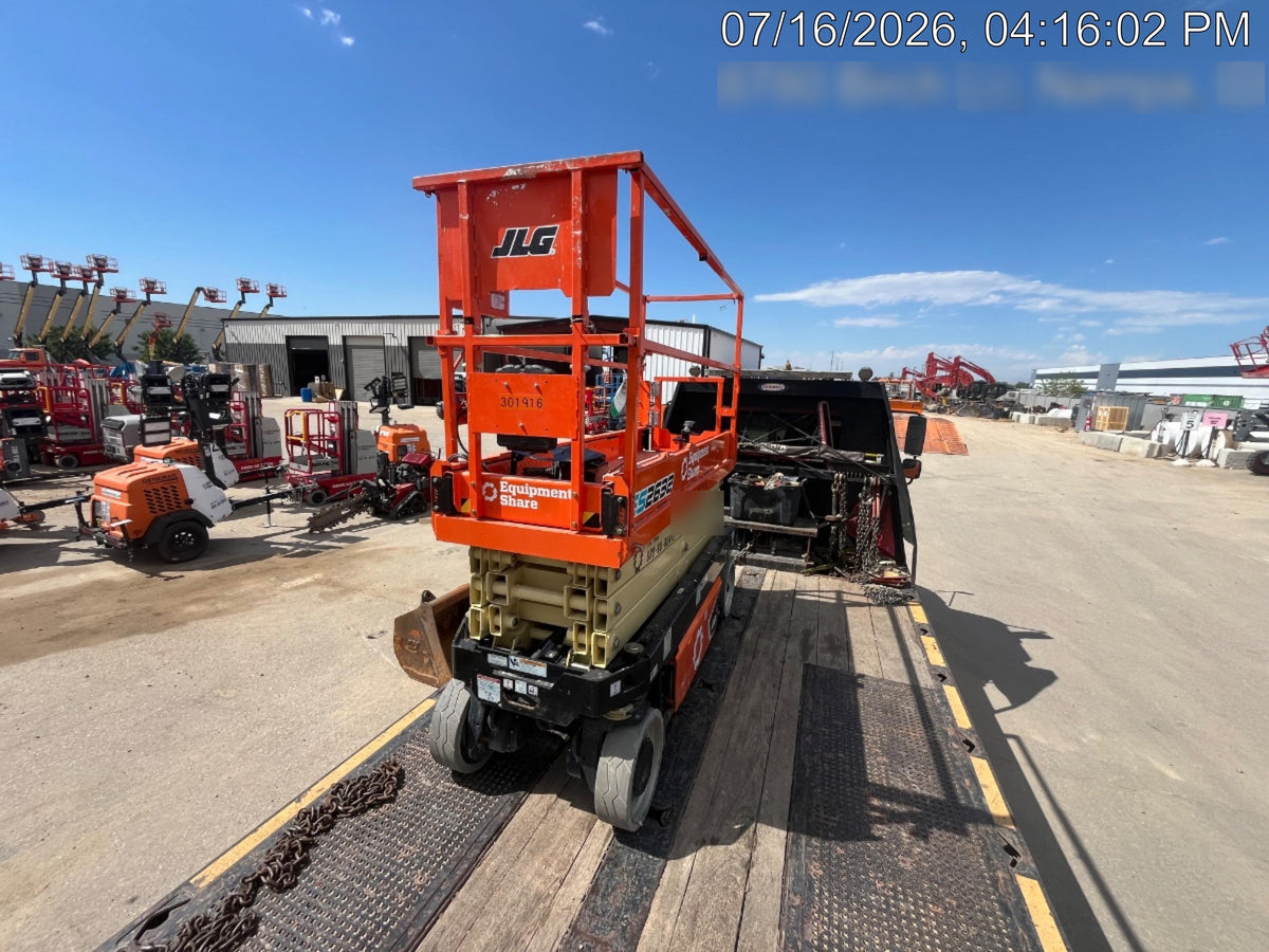 2023 JLG ES2632