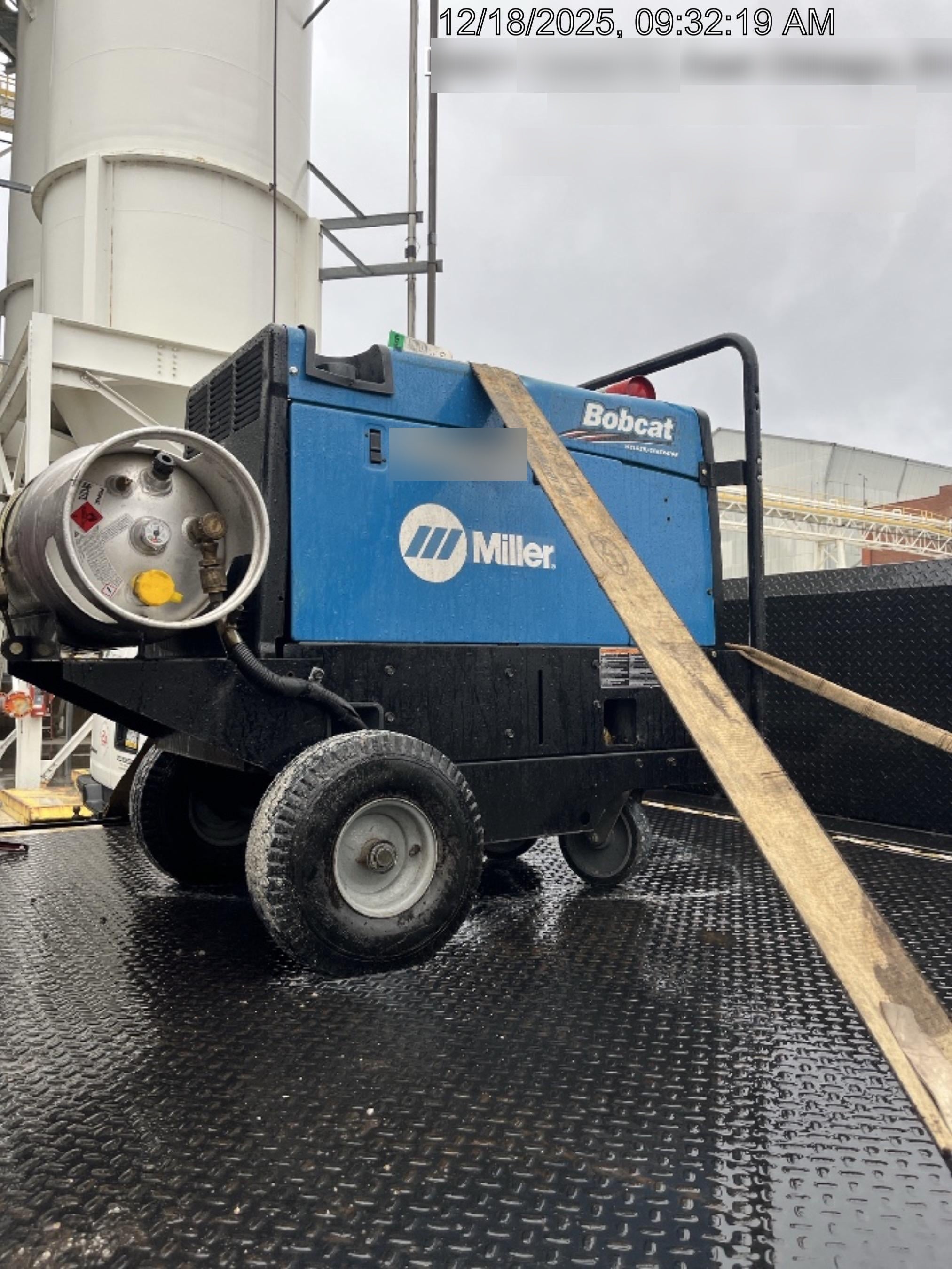 2019 Miller Electric BOBCAT 250 Standard w/Running Gear, Bracket, Hose