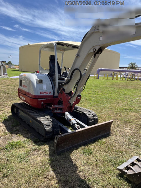 2024 TAKEUCHI TB250-2R