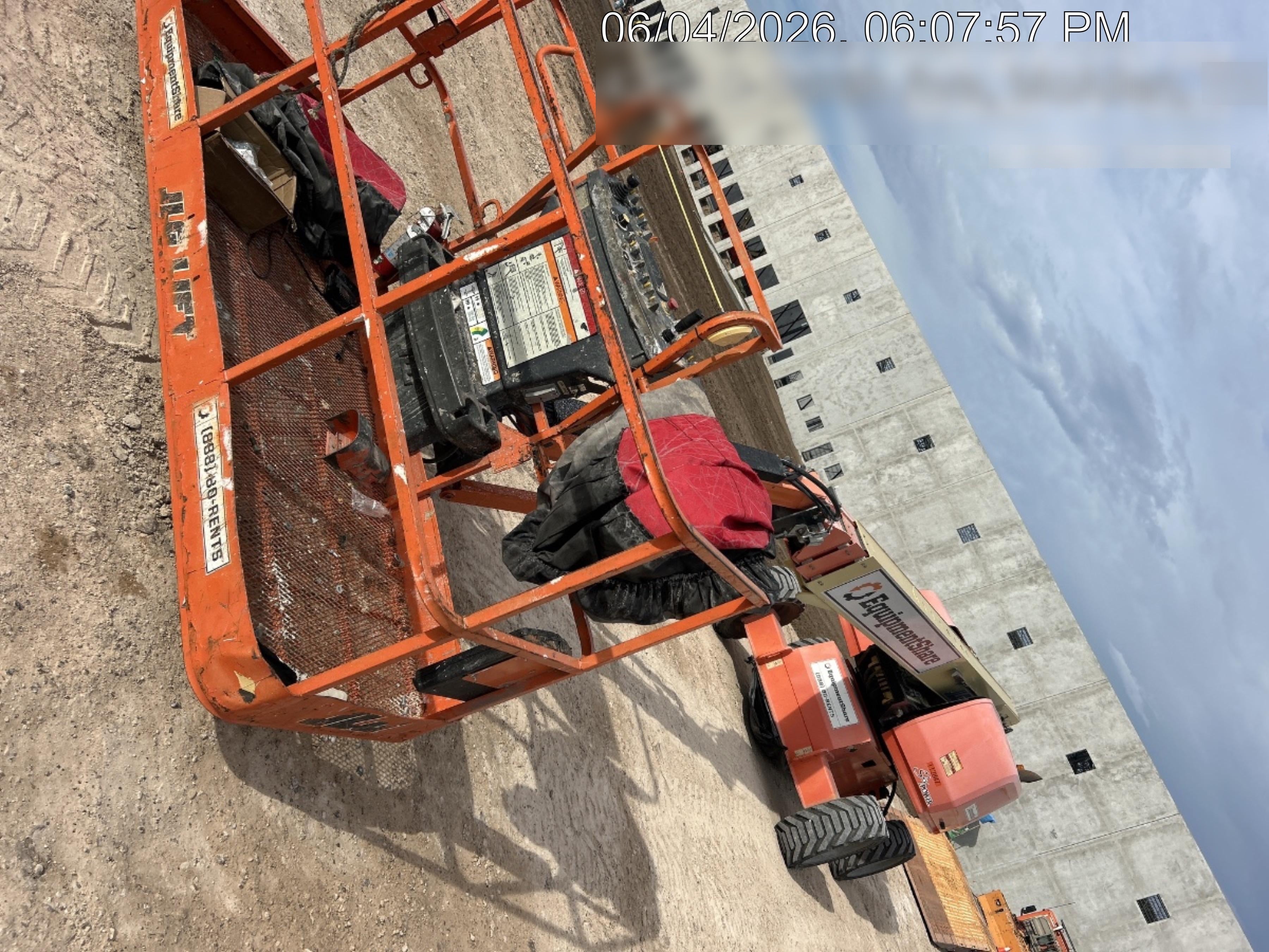 2020 JLG 660SJ
