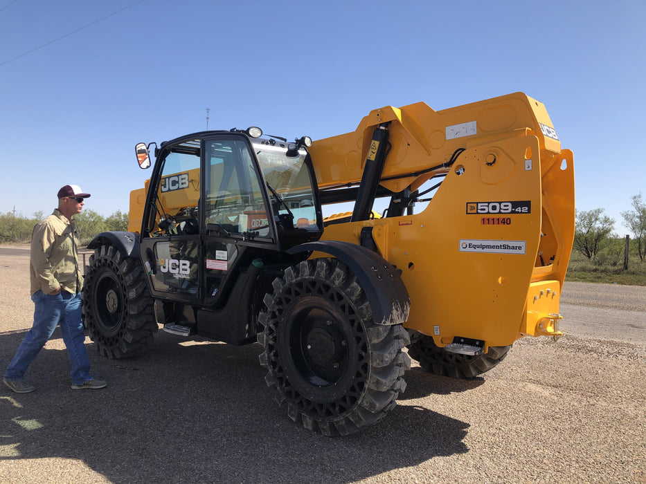 2020 JCB 509-42 Cab/Heat/Air, Solid Tires, Work Lights, Beacon, Aux Hydraulics, Back up Alarm, Lifting Eye, ES Decals
