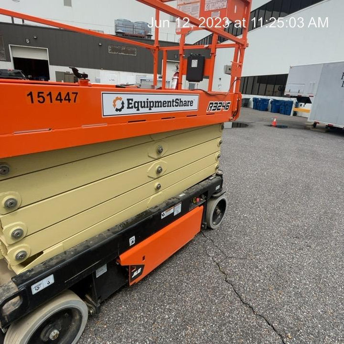 2021 JLG R3246
