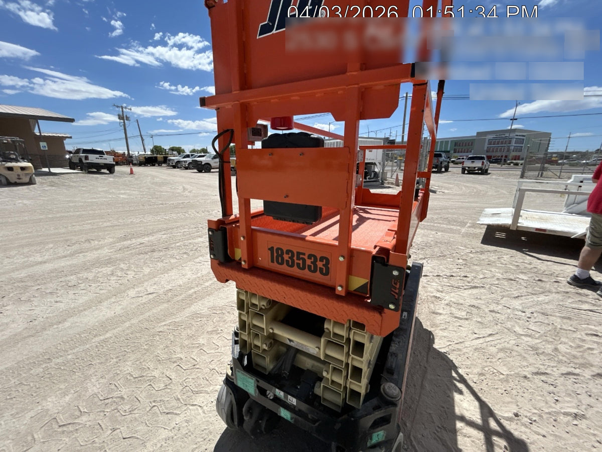 2021 JLG ES1932