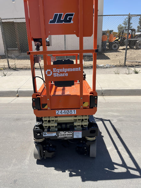 2022 JLG ES1330L