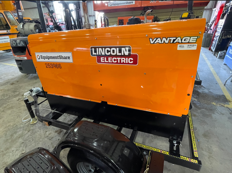 2022 Lincoln Electric LE400 Kubota V1505, Trlr, Cable Rack, Light Kit, ES Decals, T3
