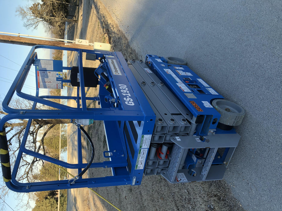 2019 Genie GS-1930 Fixed Rails with Chain Entry