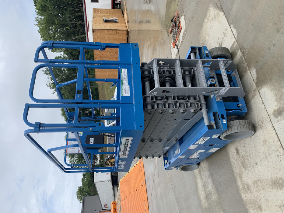 2019 Genie GS-4047 Folding rails with half height swing gate