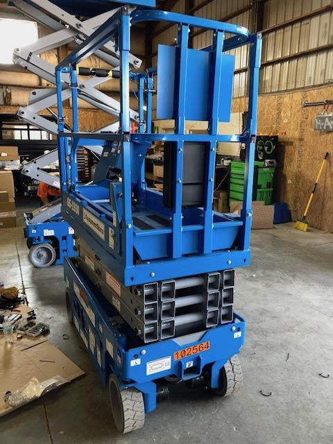 2020 Genie GS-1930 Solid Non Marking Tires, Beacon, Folding rails with half height swing gate, 800W Inverter