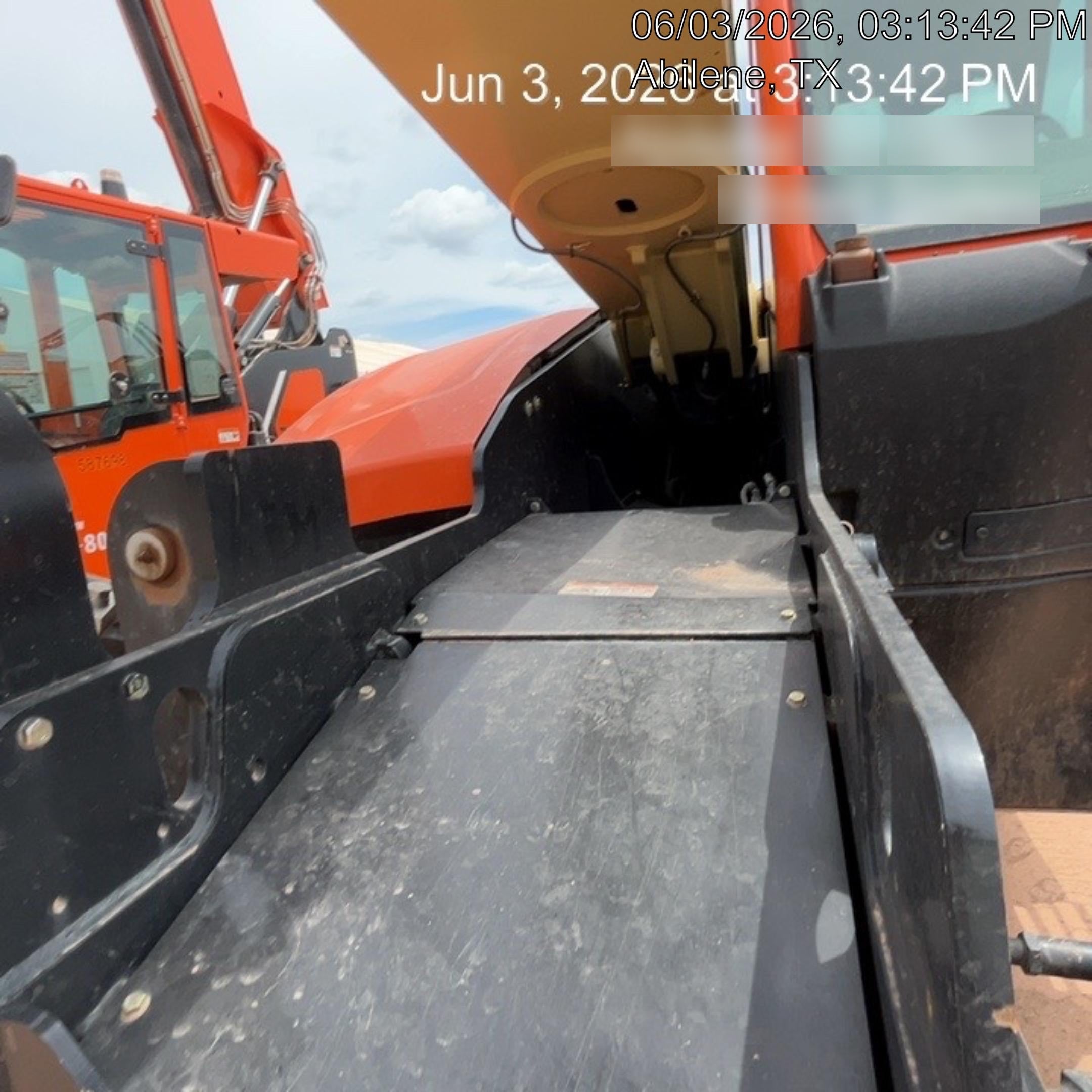 2025 JLG 1732