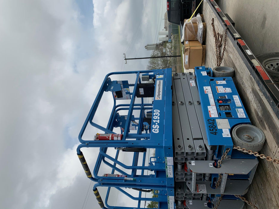 2019 Genie GS-1930 Fixed rails with chain Entry