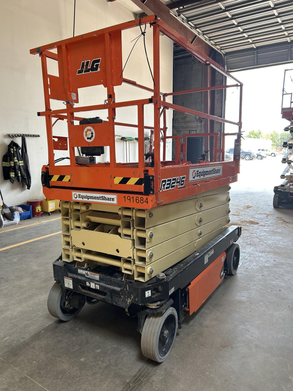 2021 JLG R3246