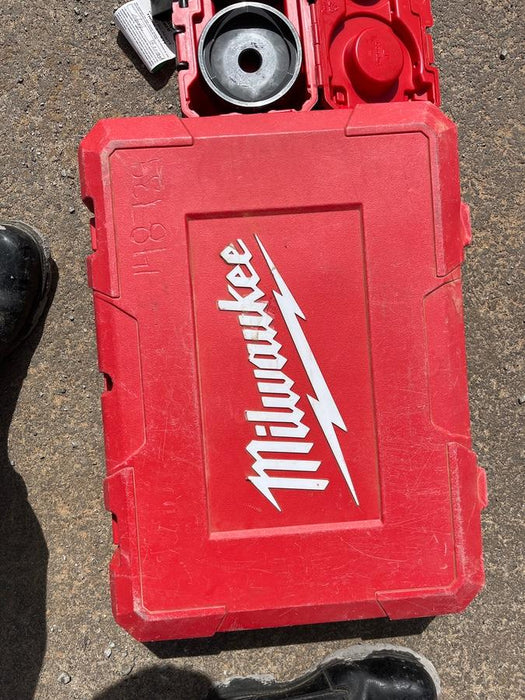 2021 MILWAUKEE 2676-22