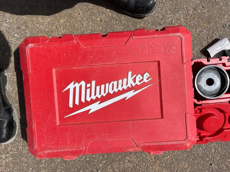 2021 MILWAUKEE 2676-22