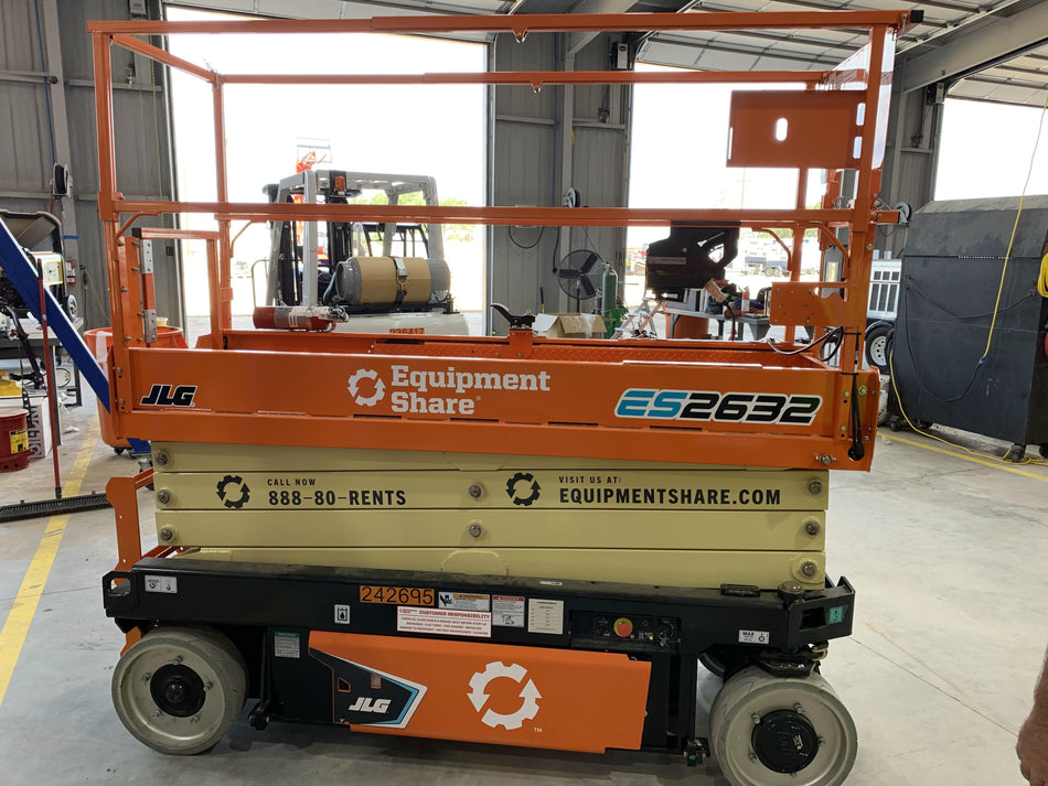 2022 JLG ES2632