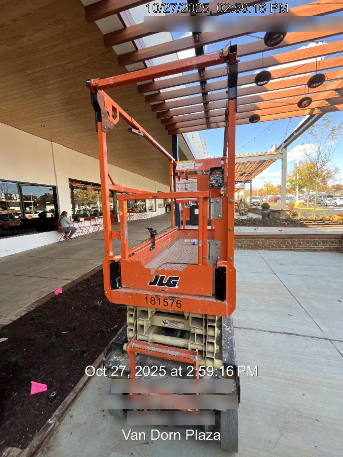 2021 JLG ES1932