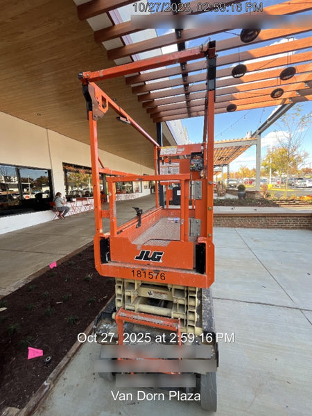 2021 JLG ES1932