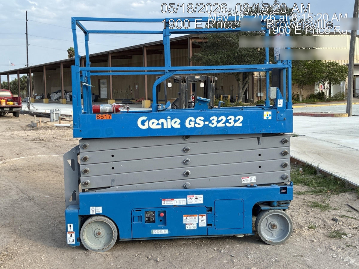 2018 Genie GS-3232 Genie GS3232 Lift w/Folding Rails and Swing Gate
