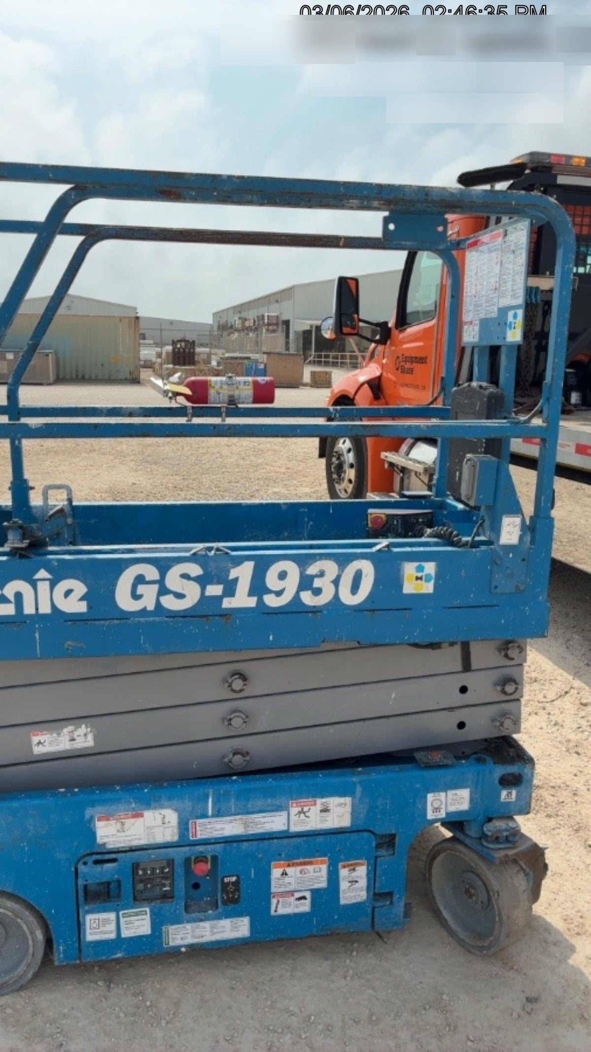 2017 Genie GS-1930 Genie GS-1930 Lift w/Fixed Rail and Chain Entry