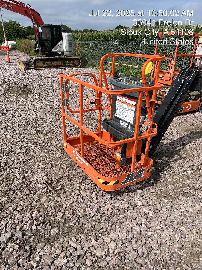 2025 JLG E300AJP