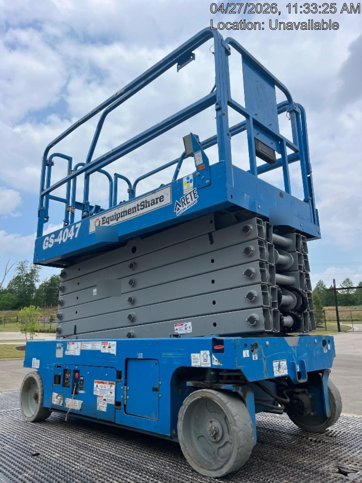 2019 Genie GS-4047 Folding rails with half height swing gate