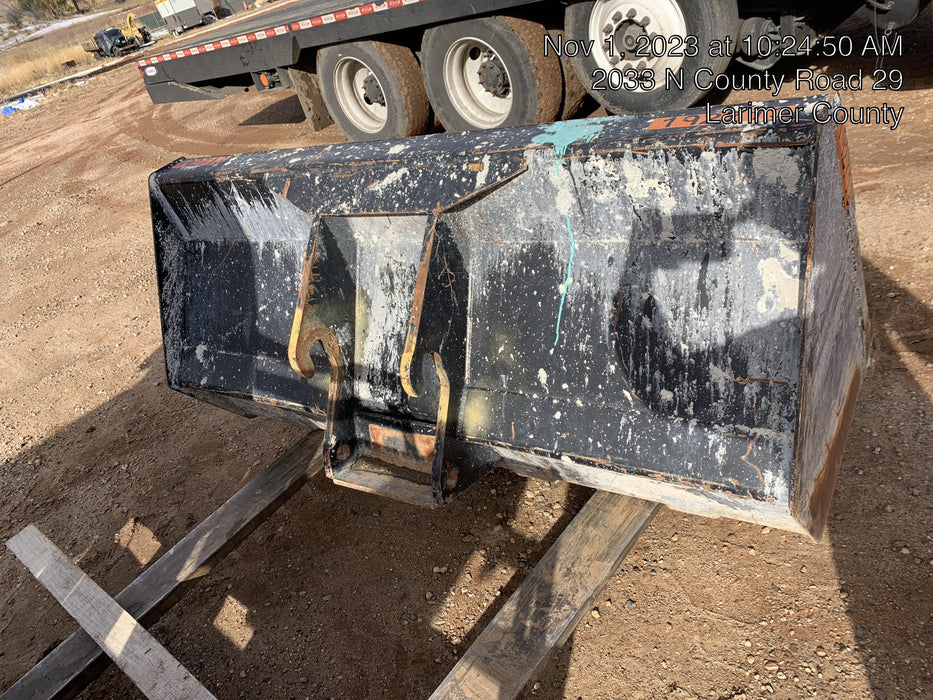 2016 SKYTRAK 70" Bucket, Telehandler 6k-7k