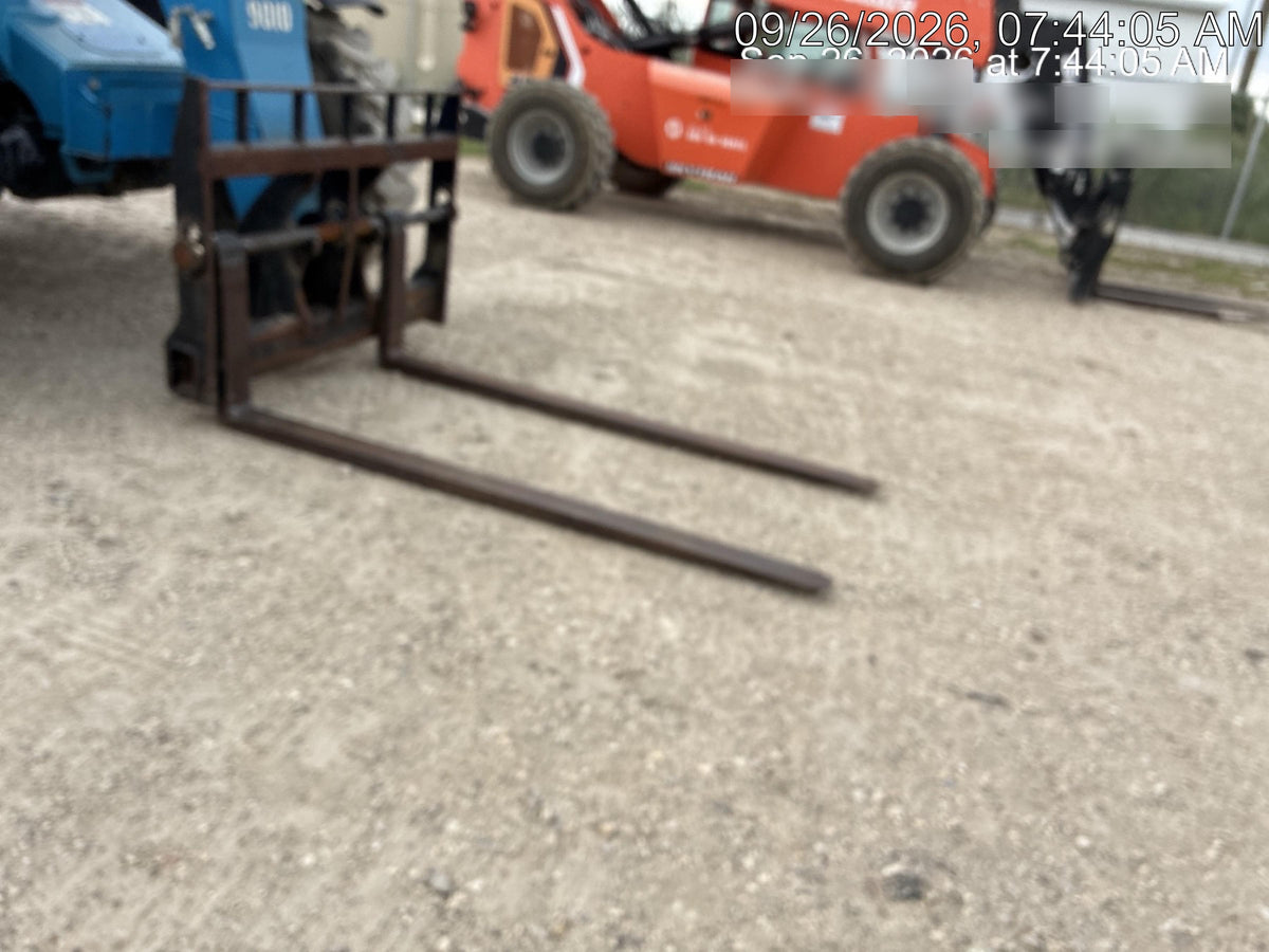 2018 Genie GTH-636 Genie GTH-636 w/Open ROPS, Solid Tires, Work Light/Beacon, 48" Carriage and Forks