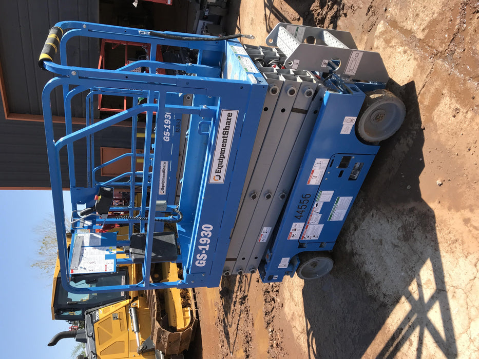 2019 Genie GS-1930 Fixed rails with chain Entry