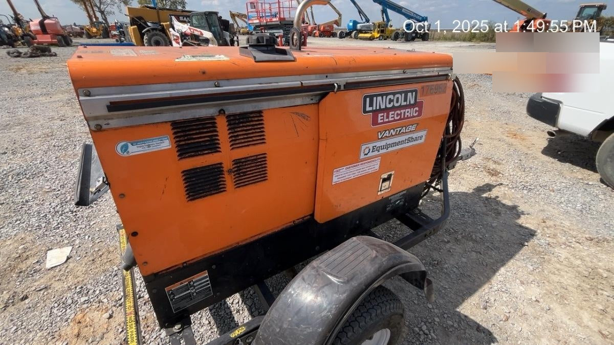 2021 Lincoln Electric Vantage 322 Vantage 322 Ready Pak 3 w/ Decals, ORANGE (includes trailer, cable rack, fender light kit) NO Telematics