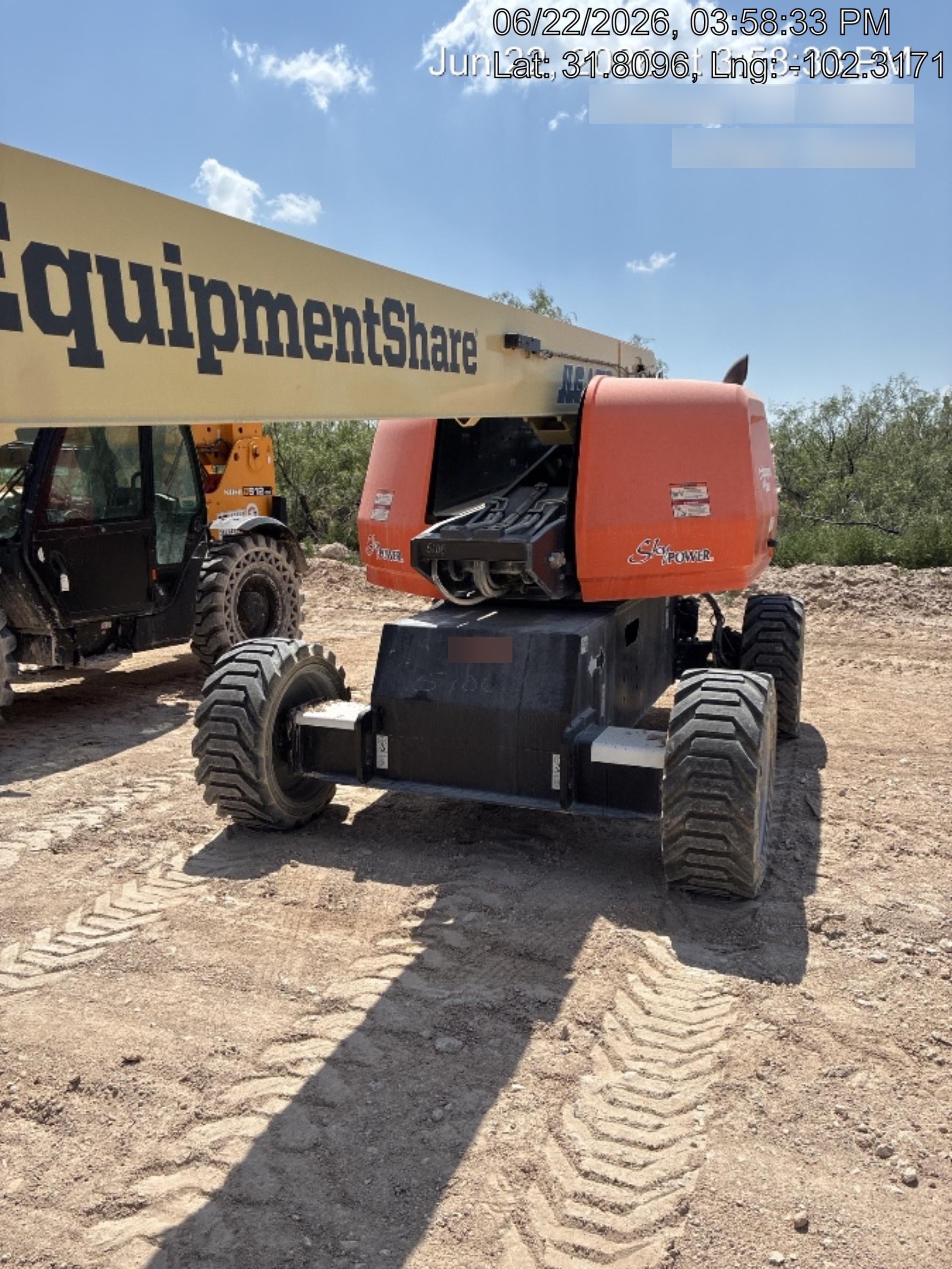 2024 JLG 660SJ