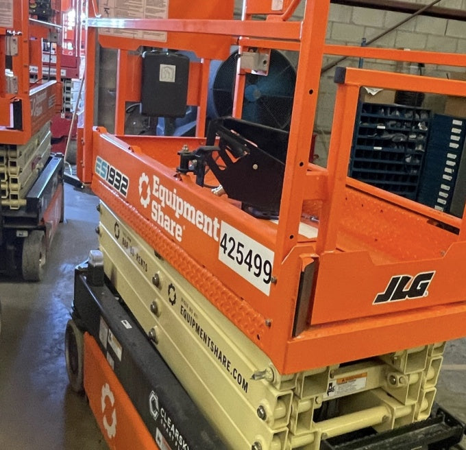 2024 JLG ES1932