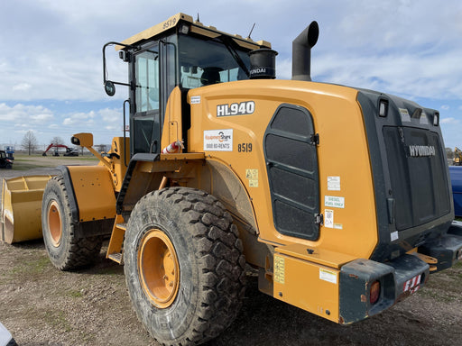 2018 Hyundai HL940 HL 940 Wheel loader, Werk Brau JRB quick coupler, 2.5 yd bucket, and Forks